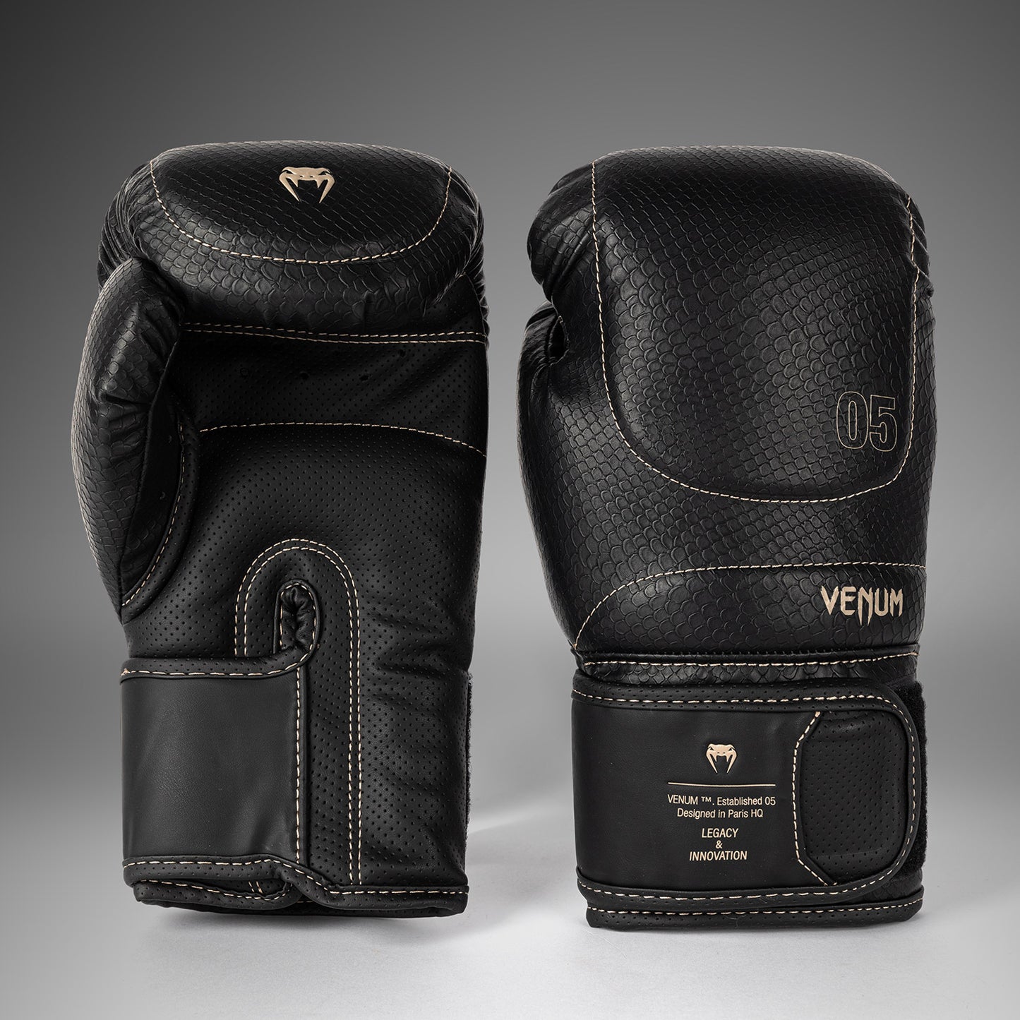 Боксерские перчатки Venum Impact Evo Scales – Чёрный