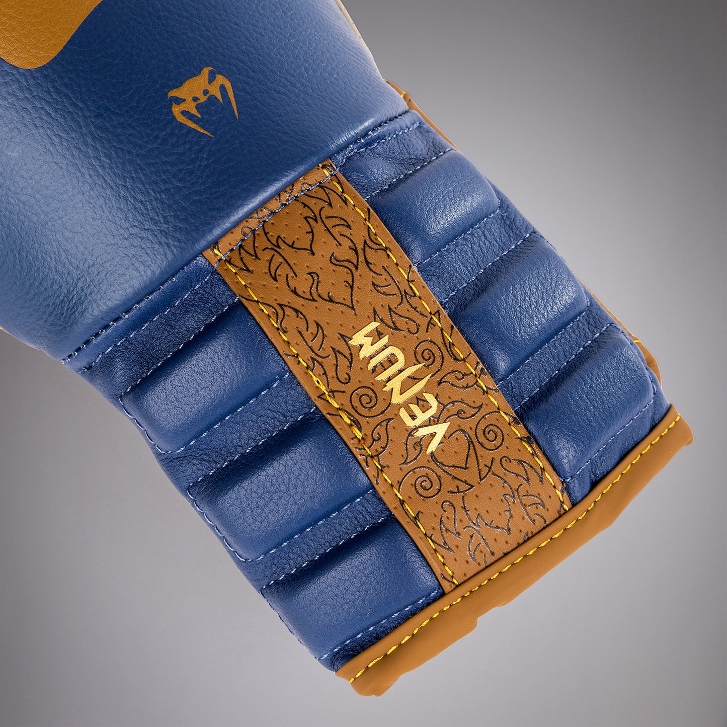 Venum Reverso - Боксерские перчатки - верблюжий / королевский синий