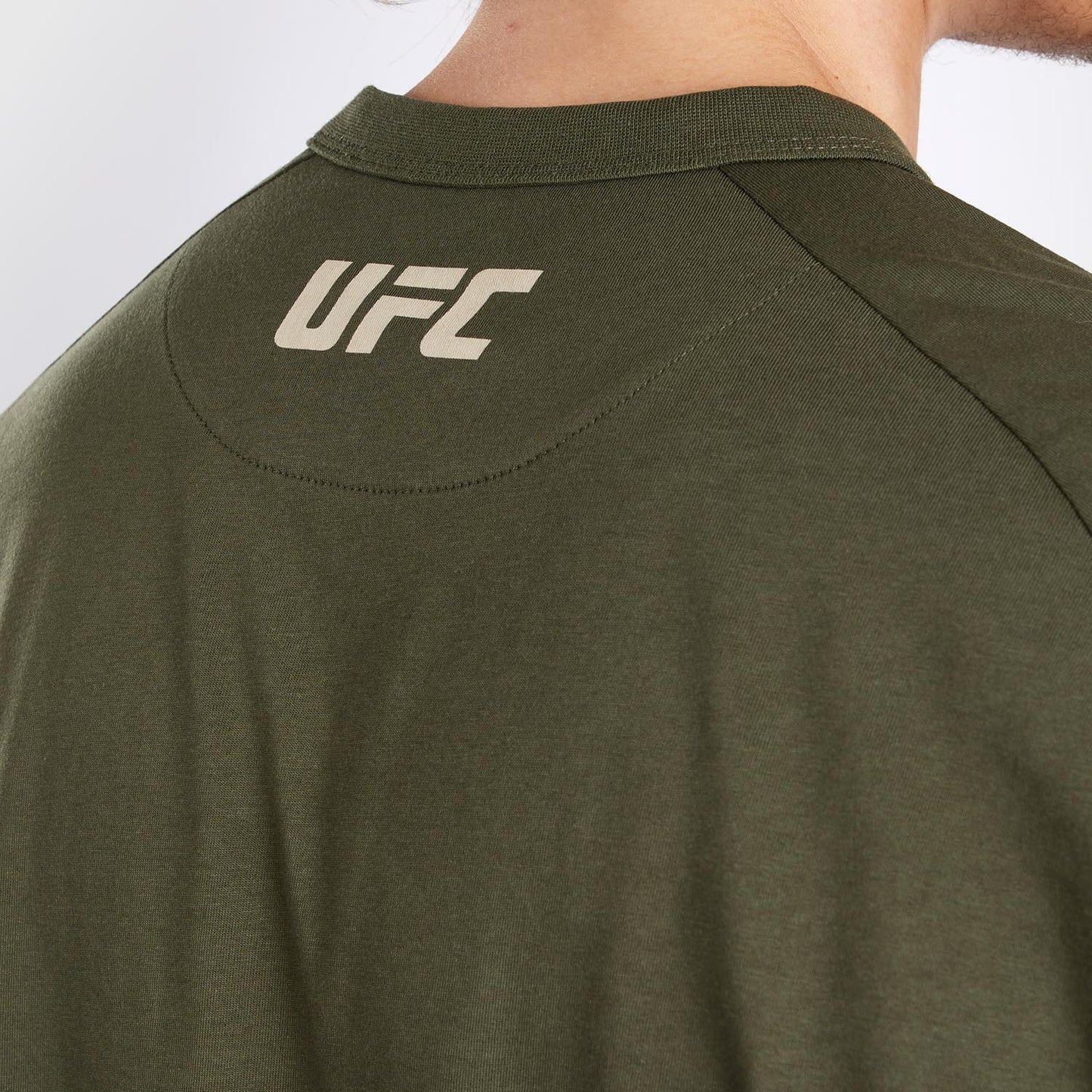 UFC Adrenaline by Venum Fight Week Мужская футболка с длинным рукавом - хаки