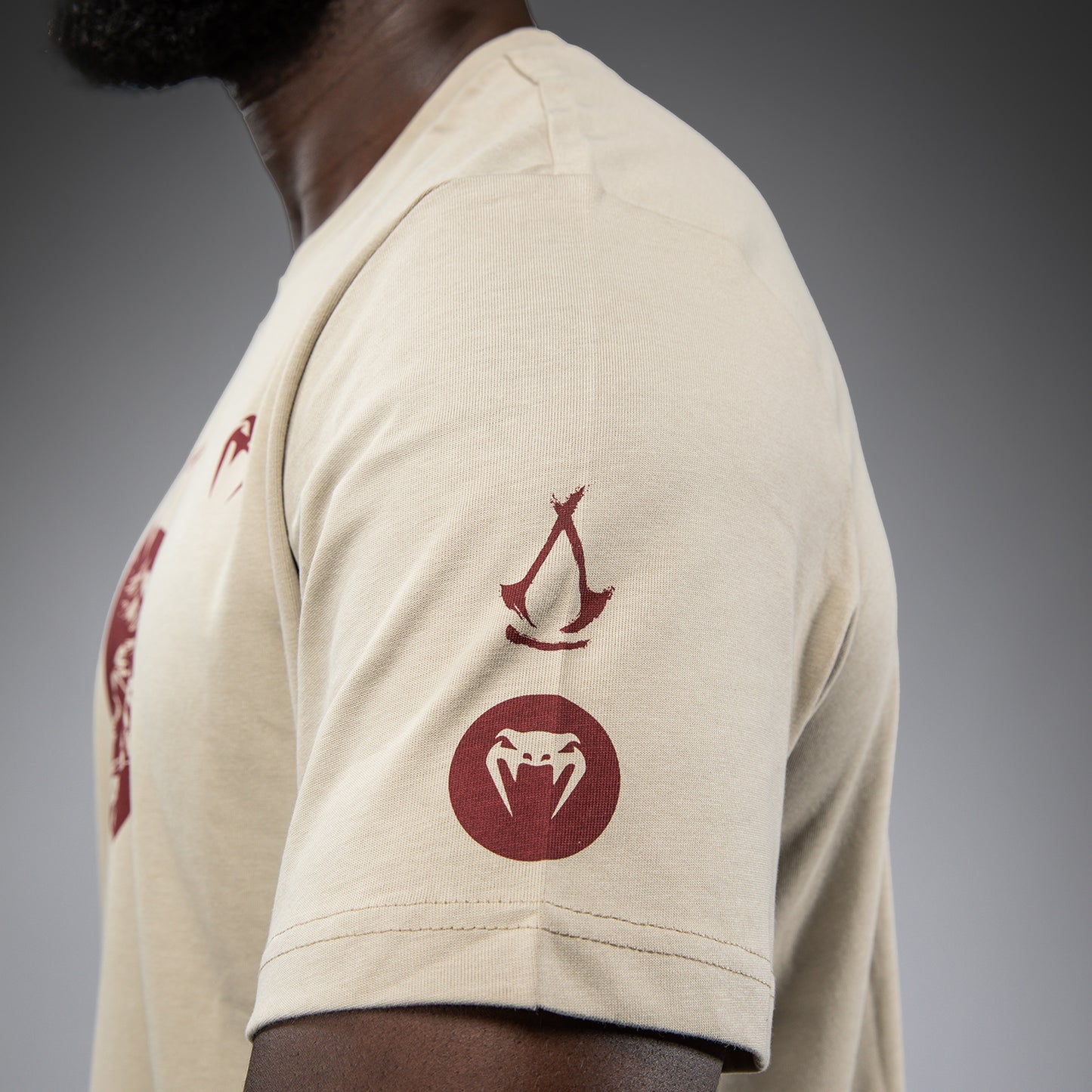 Venum x Assassin’s Creed Shadows Футболка - Песок