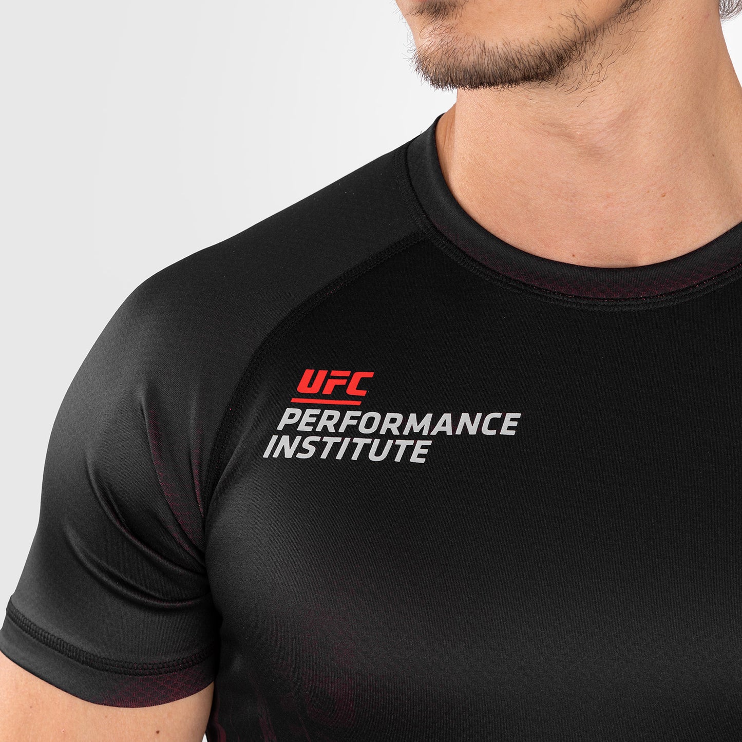 UFC Venum Performance Institute 2.0  Мужская рашгарда с коротким рукавом - черный/красный