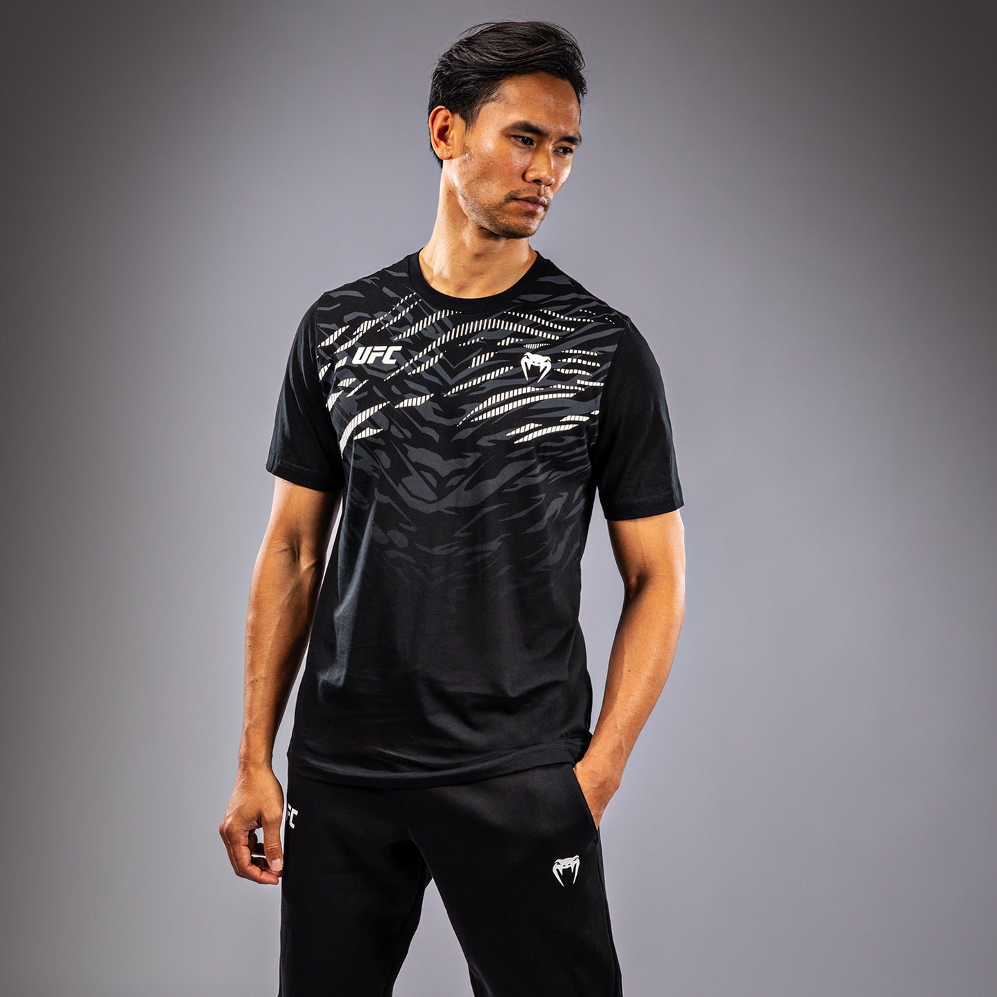Футболка UFC Fusion by Venum Replica с коротким рукавом для мужчин - Black