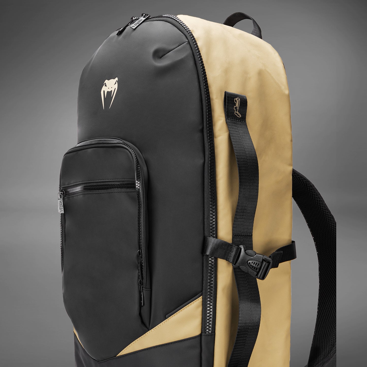Рюкзак Venum Evo 2 Xtrem (50-63 л) – Чёрный/Песочный