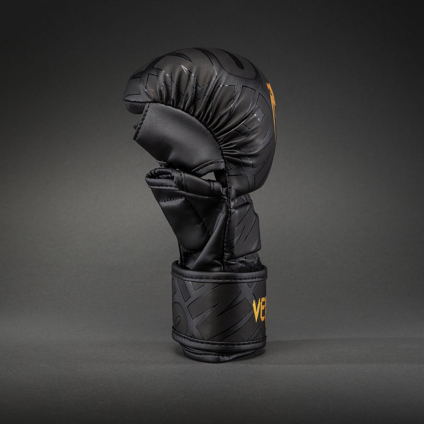 Перчатки для спарринга Venum Contender 1.5 XT 3D - Чёрный/Золотой