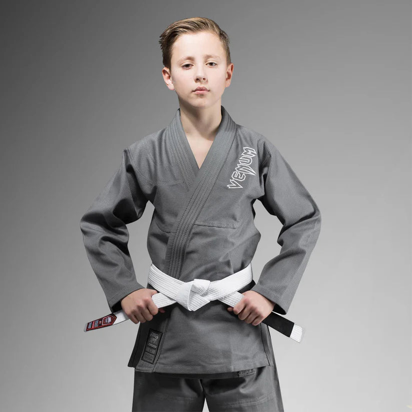 BJJ Gi (в комплекте бесплатный белый пояс) - серый Venum Contender Kids