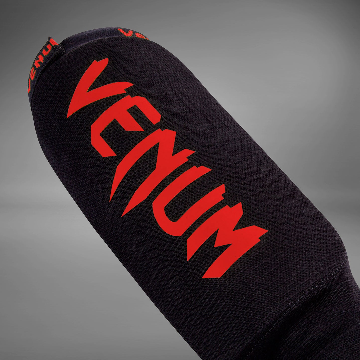 Venum Kontact Защита голени - черный/красный