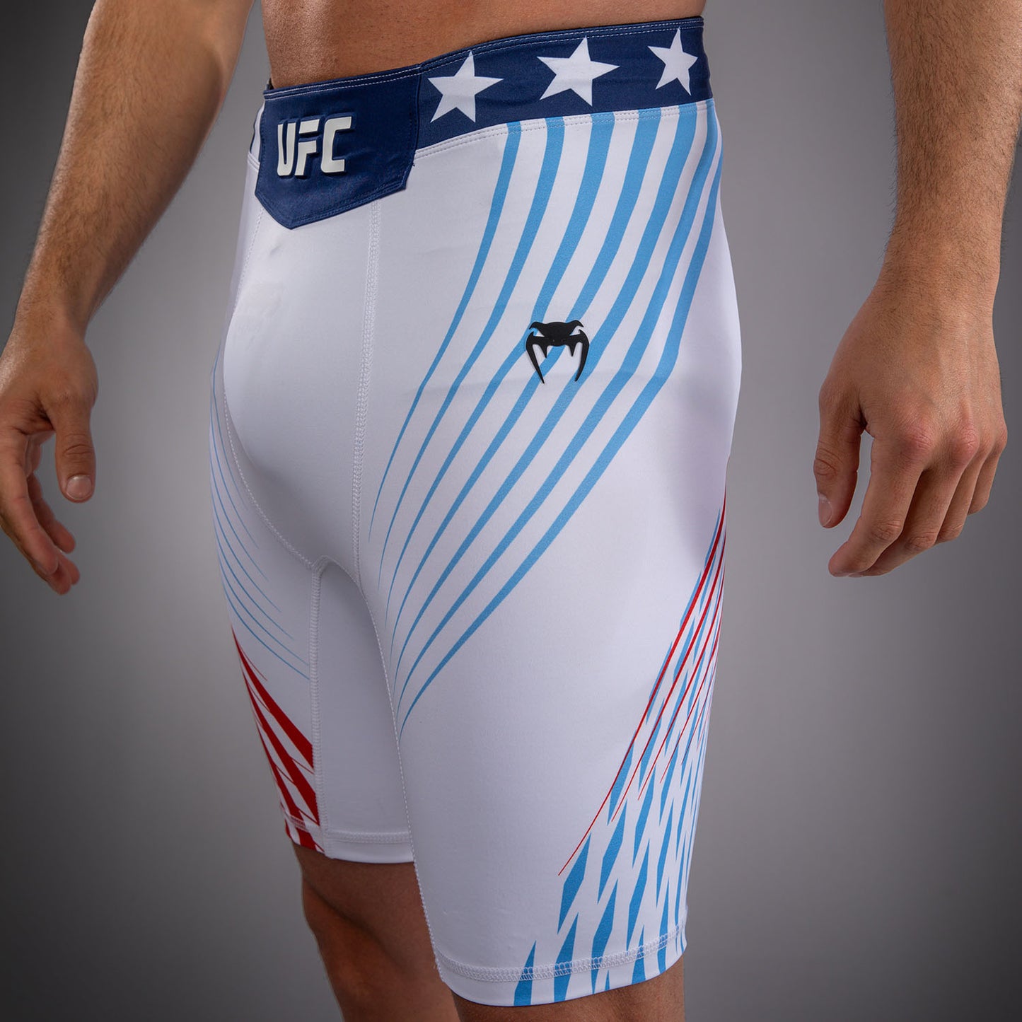 Official UFC Freedom 250 by Venum Authentic Fight Night Шорты Vale Tudo для мужчин - Белый