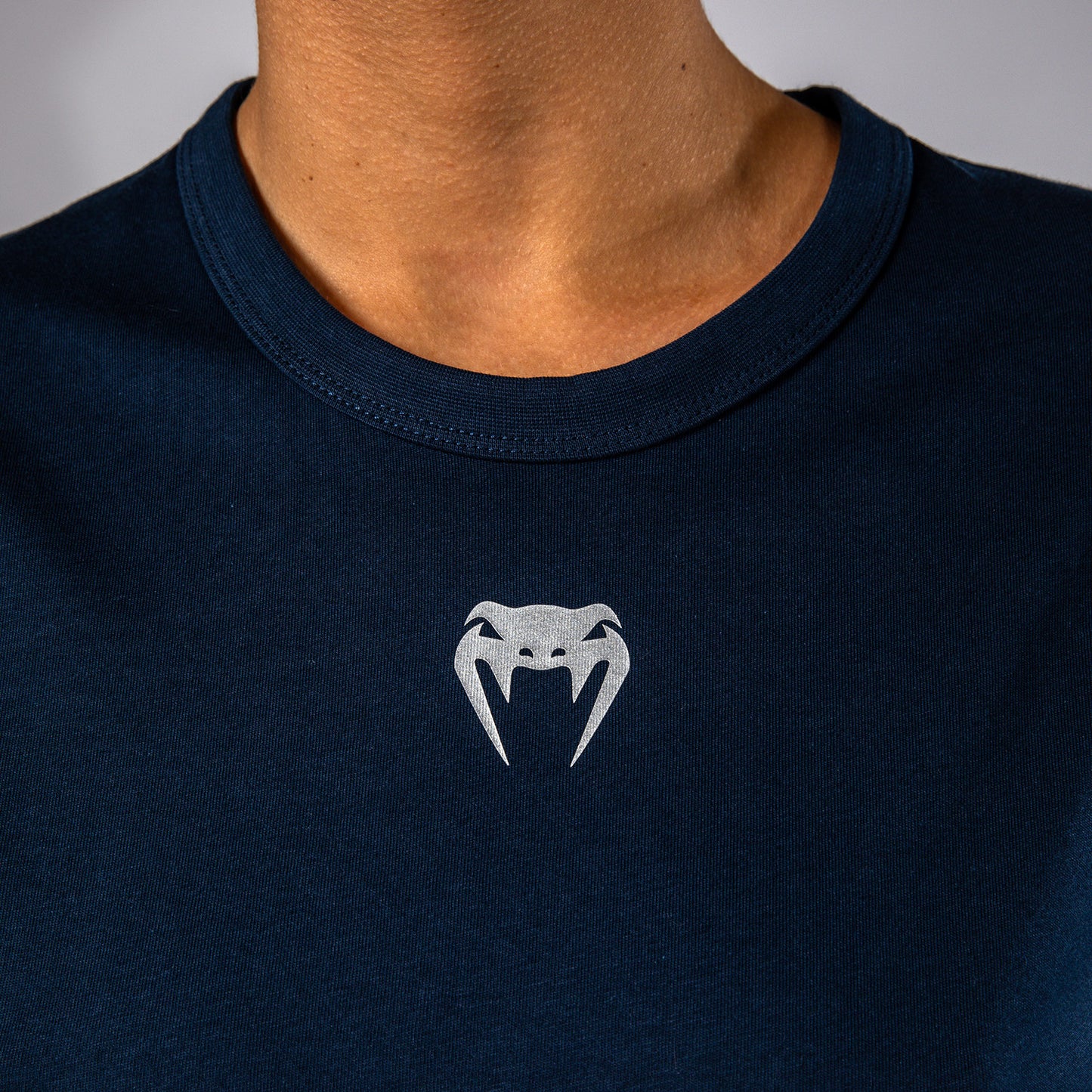 Футболка UFC Fusion by Venum Fight Week из хлопка с коротким рукавом для женщин - Solid Oceanic Blue