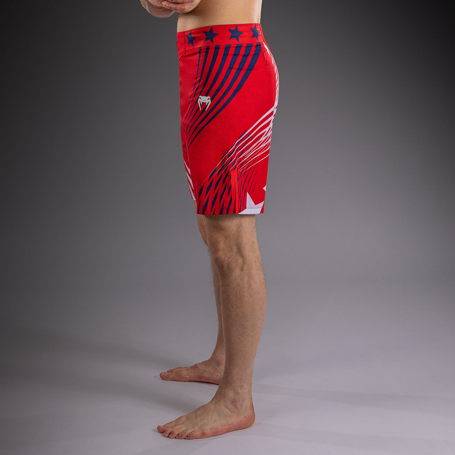 Official UFC Freedom 250 by Venum Authentic Fight Night Бойцовские шорты удлиненного кроя для мужчин - Красный