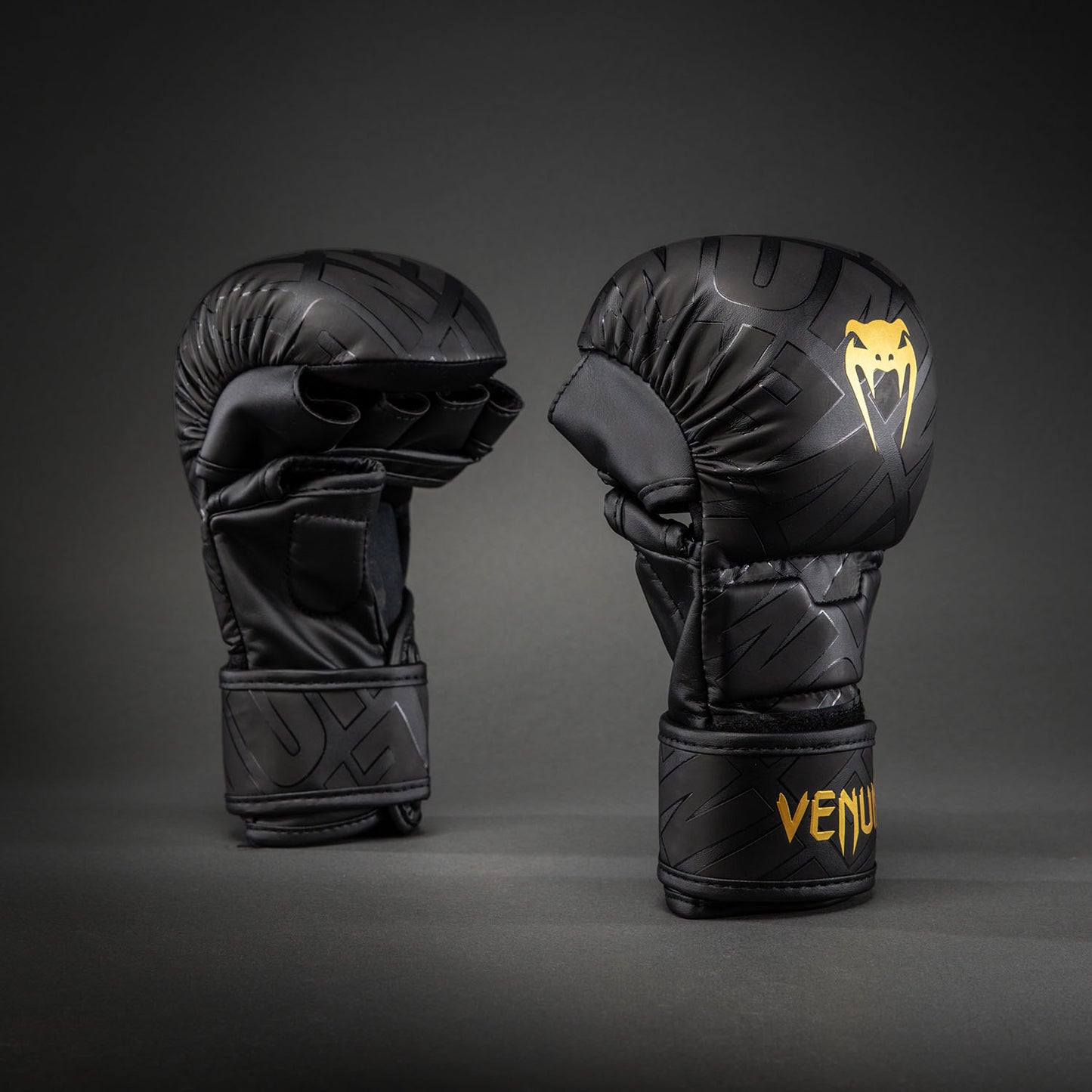 Перчатки для спарринга Venum Contender 1.5 XT 3D - Чёрный/Золотой