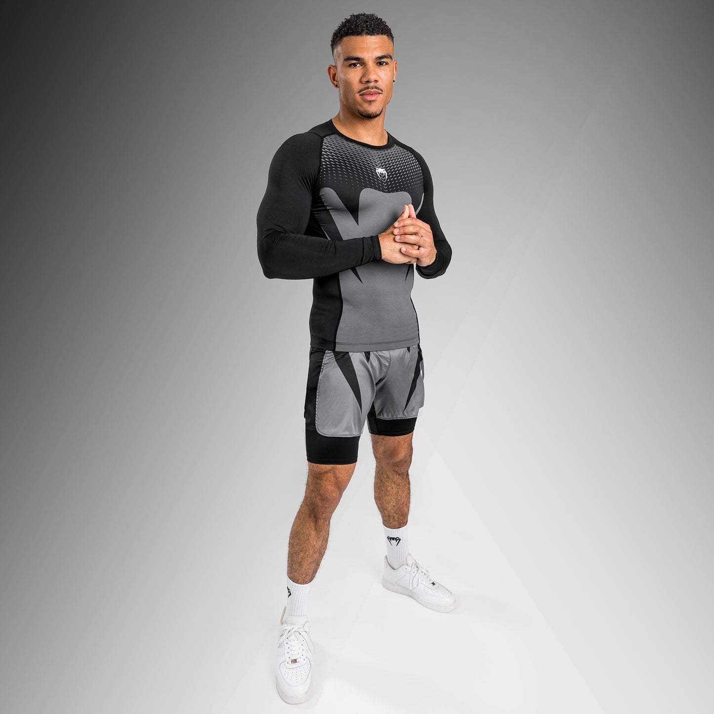 Рашгард с длинным рукавом Venum Attack - черный/серый