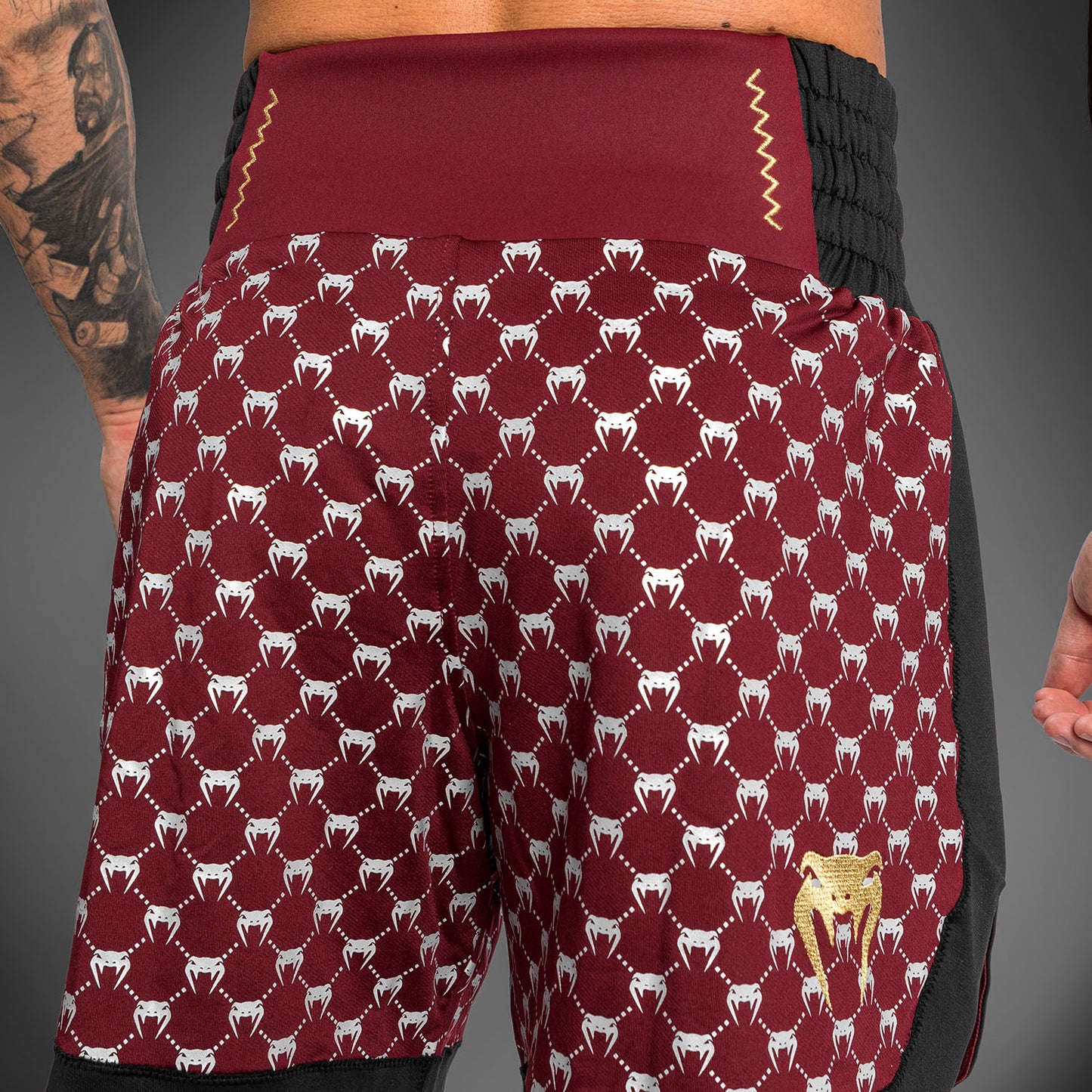 Venum Monogram Boxing Short - черный/бордовый