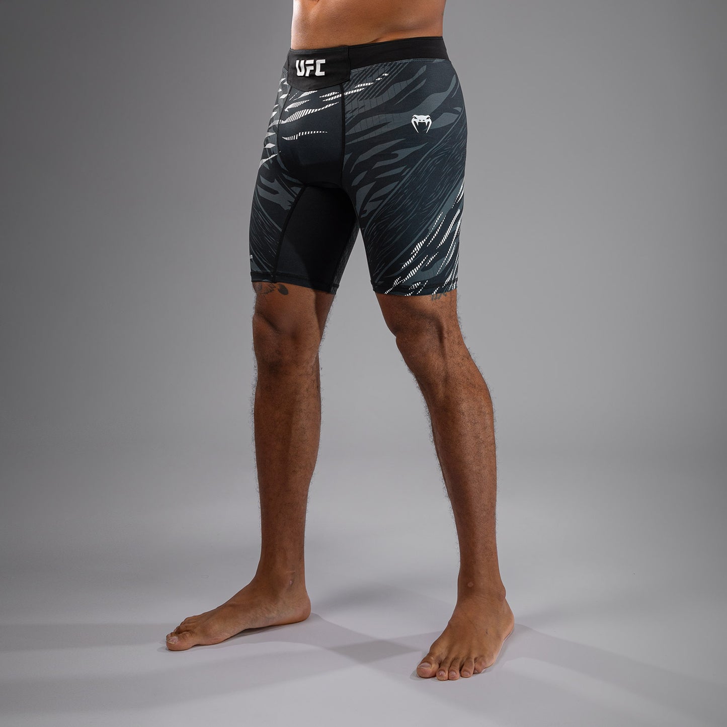 Шорты Vale Tudo UFC Fusion by Venum Authentic Fight Night для мужчин - Black