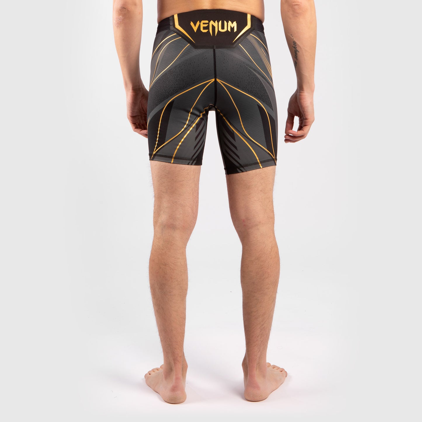 МУЖСКИЕ КОМПРЕССИОННЫЕ ШОРТЫ UFC VENUM FIGHT NIGHT TUDO - УКОРОЧЕННЫЙ КРОЙ - Чемпион