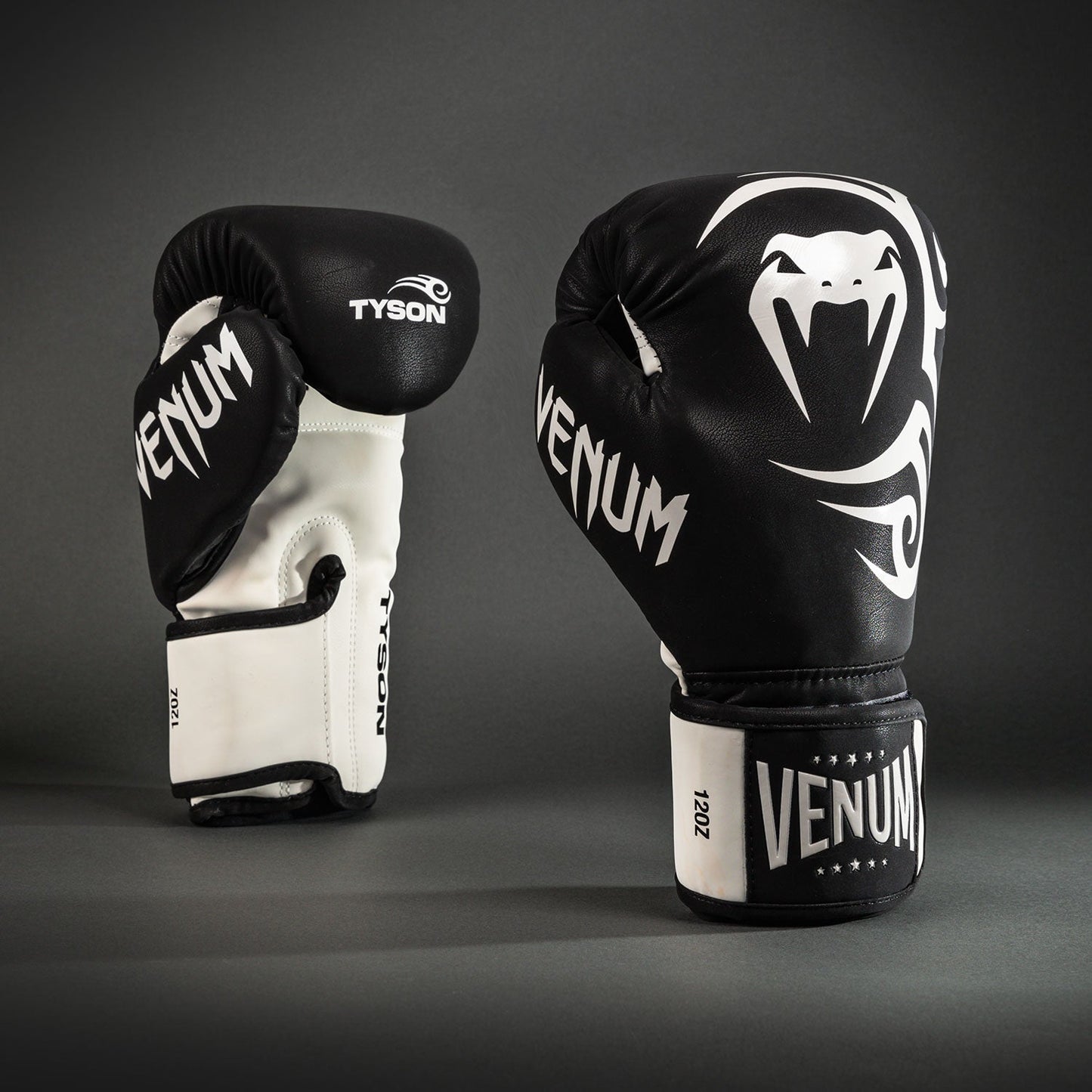 Боксерские перчатки Venum Mike Tyson Replica - Глубокий чёрный/Оптический белый