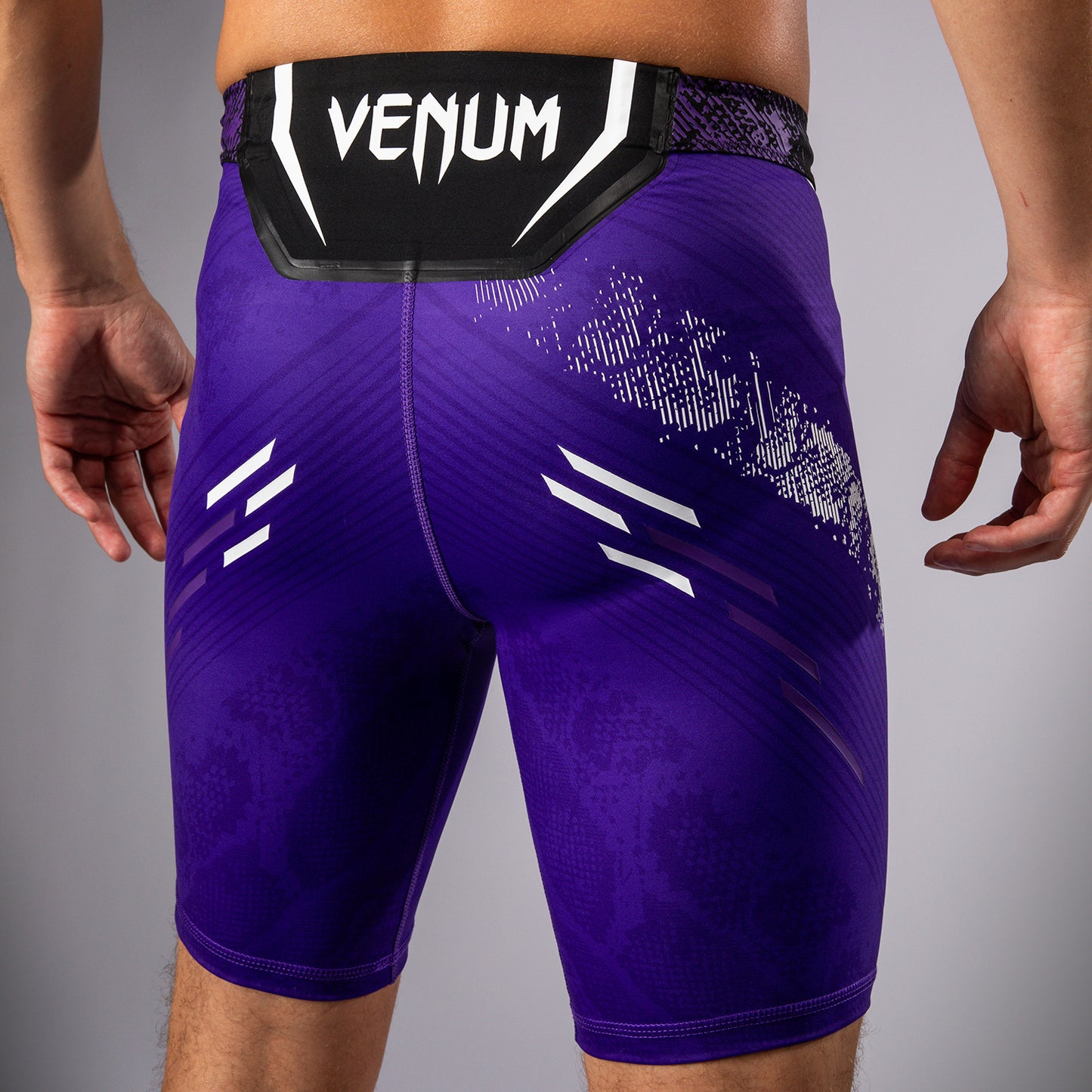 Шорты Vale Tudo UFC Adrenaline by Venum Authentic Fight Night для мужчин - Черный
