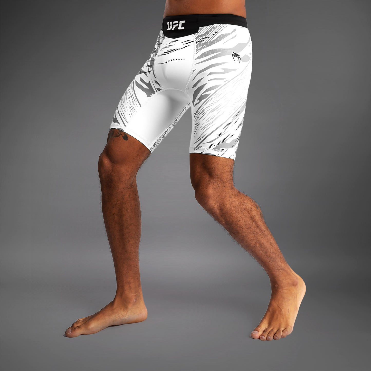 Шорты Vale Tudo UFC Fusion by Venum Authentic Fight Night для мужчин - White