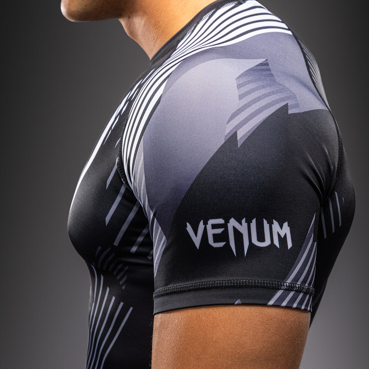 Рашгард с коротким рукавом Venum No-Gi 6.0 - Чёрный/Белый