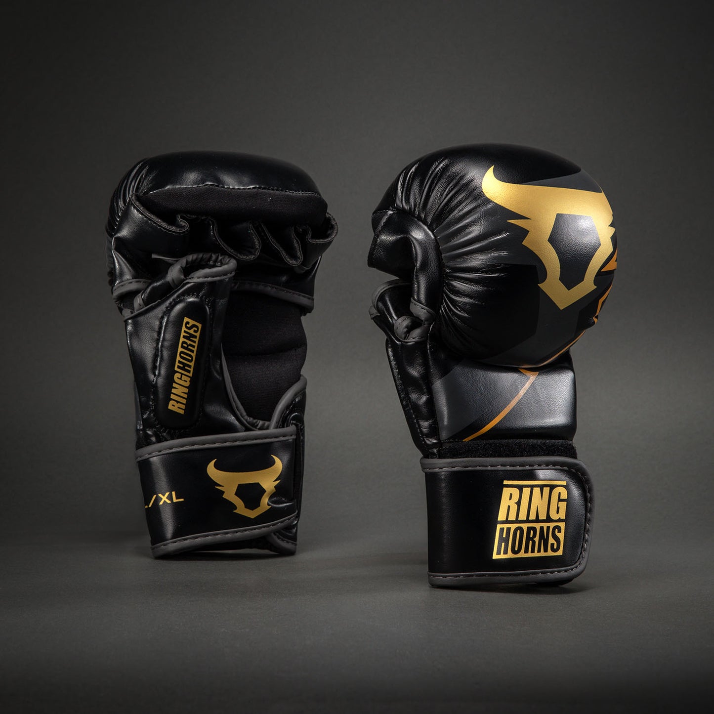 Перчатки для спарринга MMA Ringhorns Charger by Venum – Чёрный/Золотой