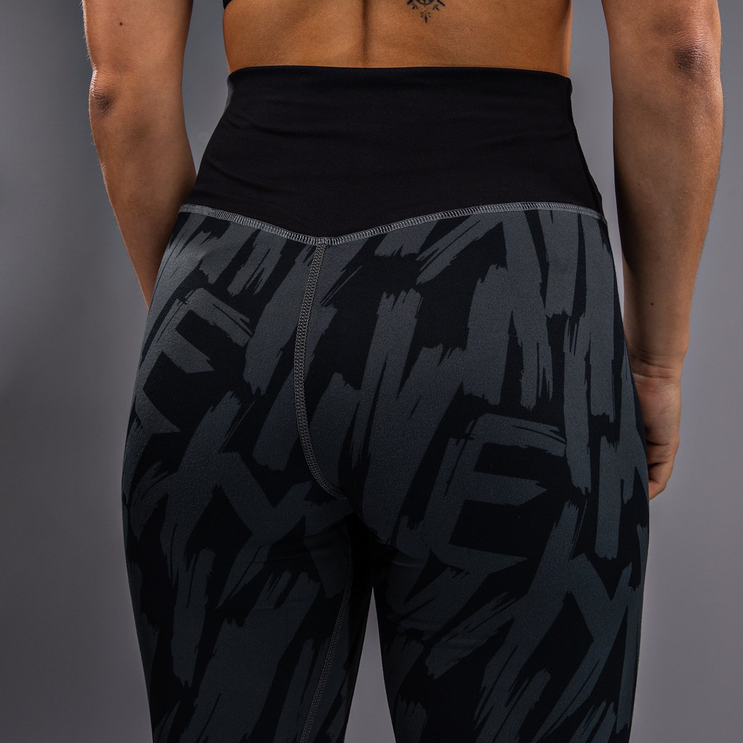 Женские леггинсы Venum Graffiti Leggings 7/8 - Urban Charcoal
