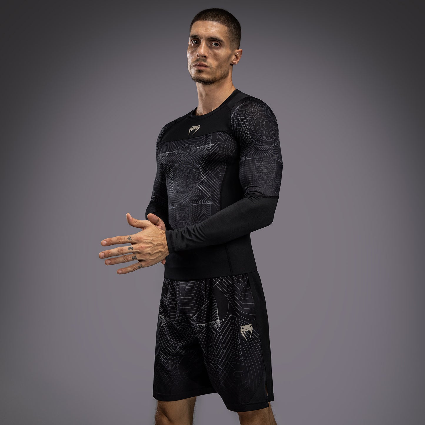 Длинный рукав Rashguard для мужчин Venum G-Fit Air - Глубокий черный / Песок пустыни