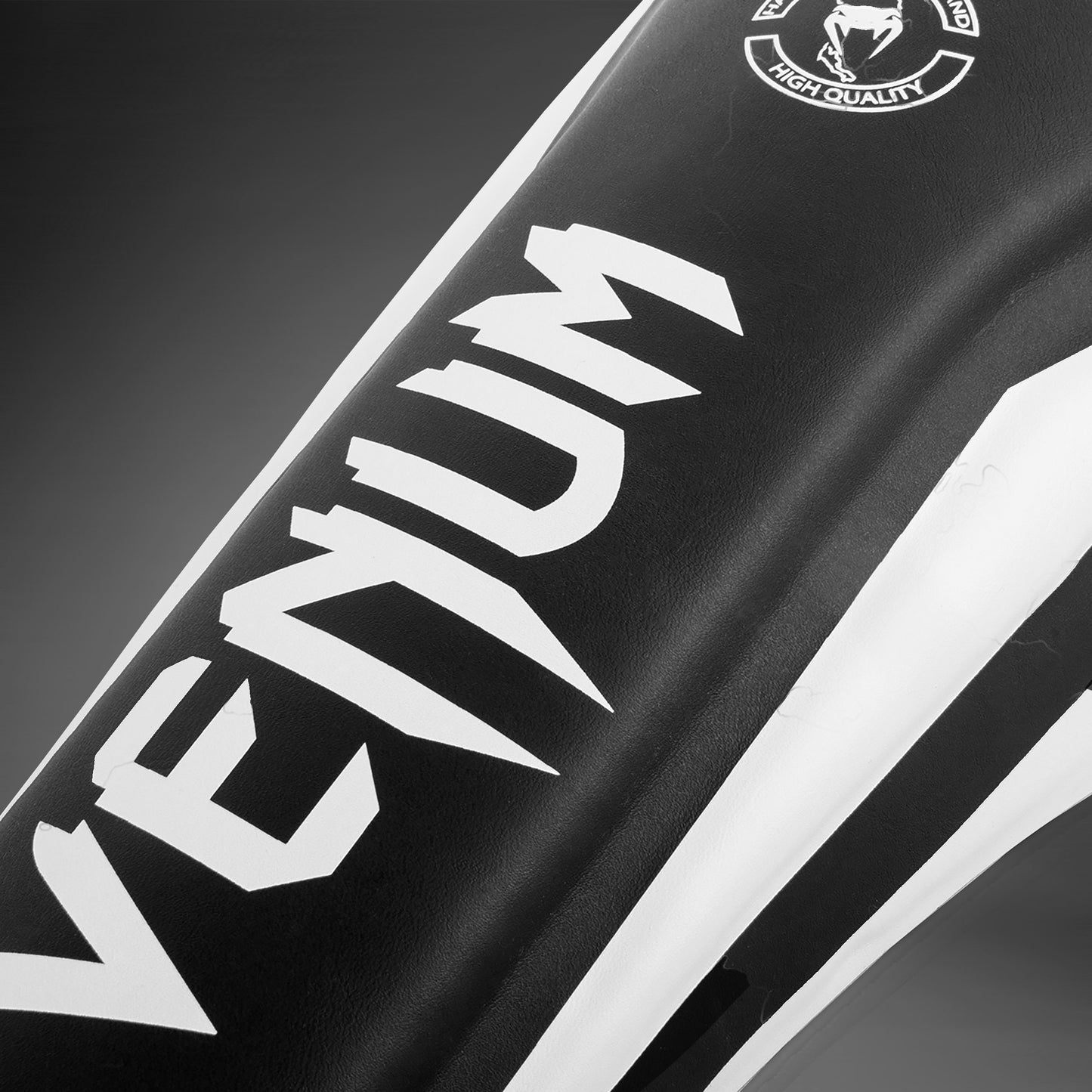 Venum Elite Shin Guards черный/белый