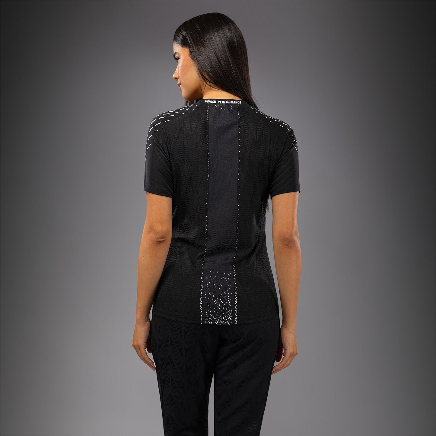 Официальная выходная футболка UFC Zenith by Venum Authentic Fight Night Женская - Чёрный