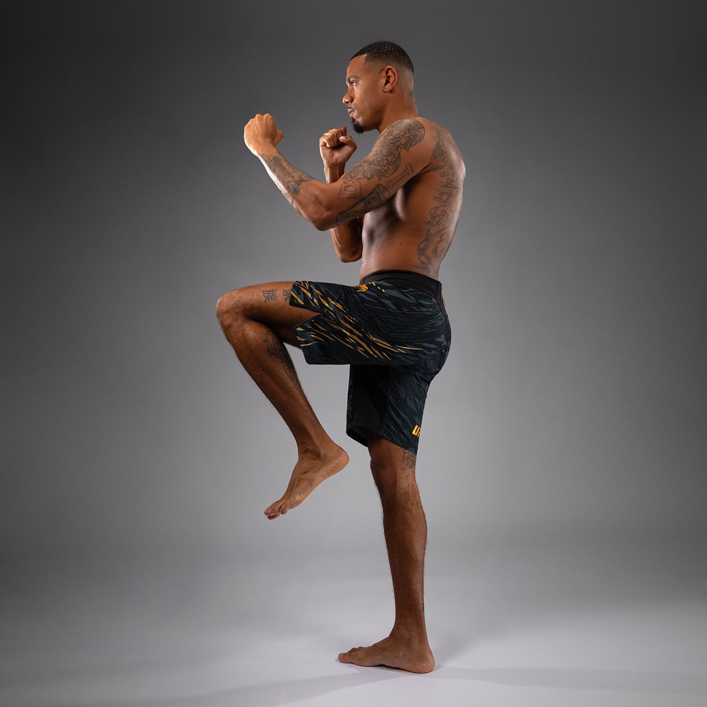 Шорты UFC Fusion by Venum Authentic Fight Night для мужчин - Длинный крой - Champion