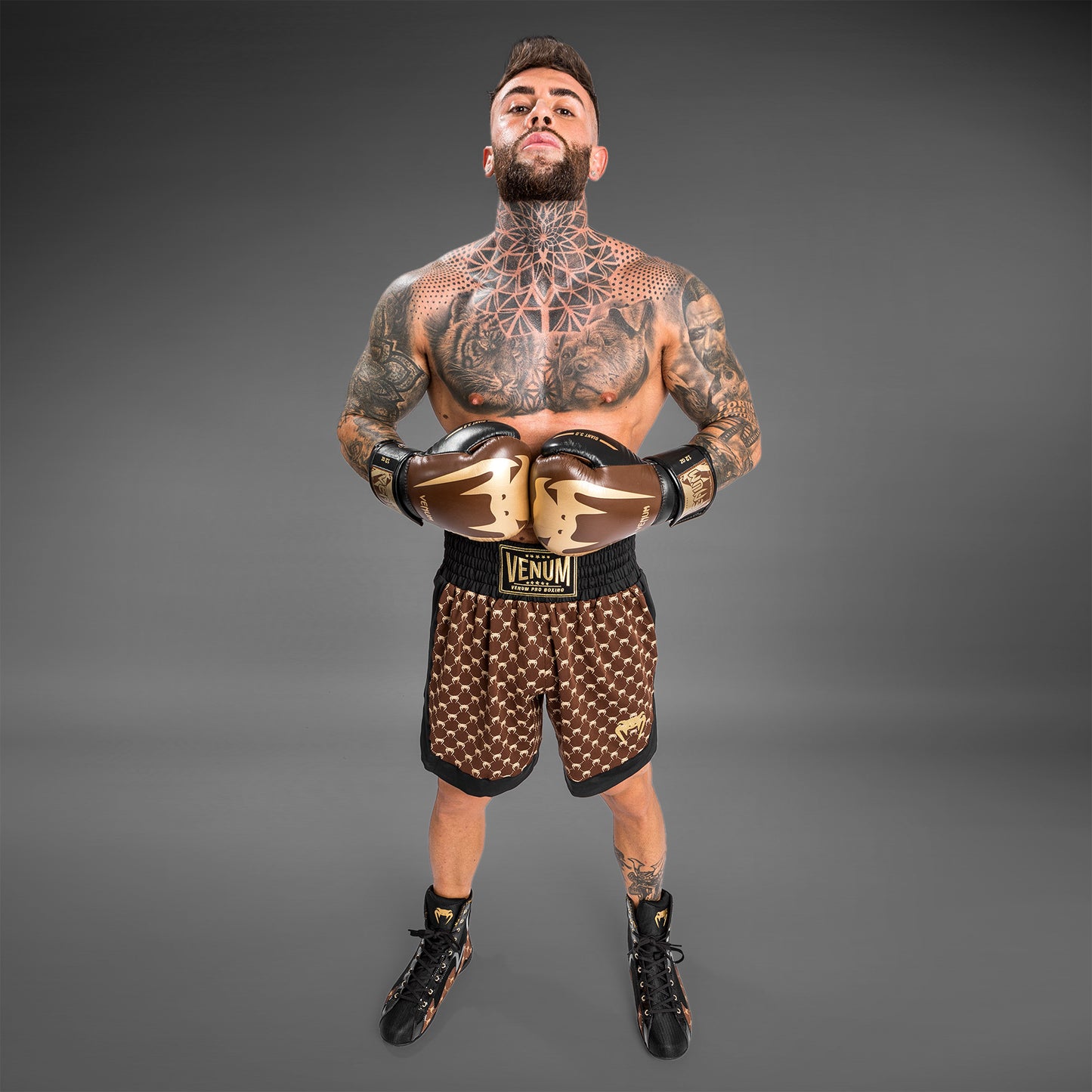 Venum Monogram Boxing Short - черный/коричневый