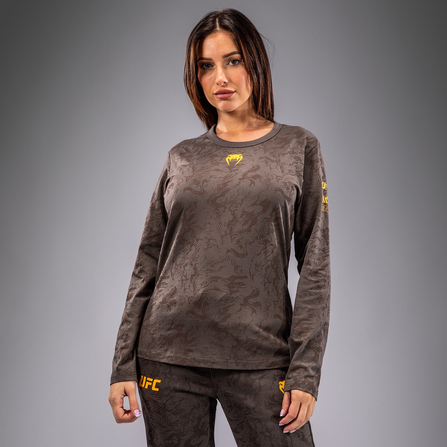 Футболка UFC Fusion by Venum Fight Week с длинным рукавом для женщин - Earthen Brown
