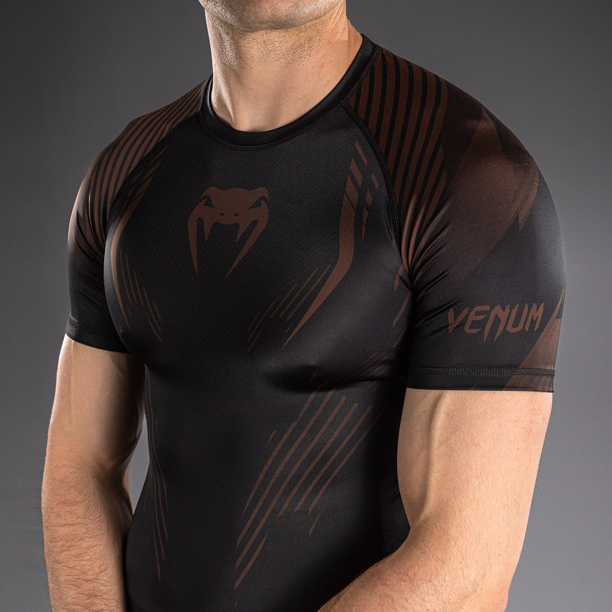 Рашгард с коротким рукавом Venum No-Gi 6.0 - Чёрный/Коричневый