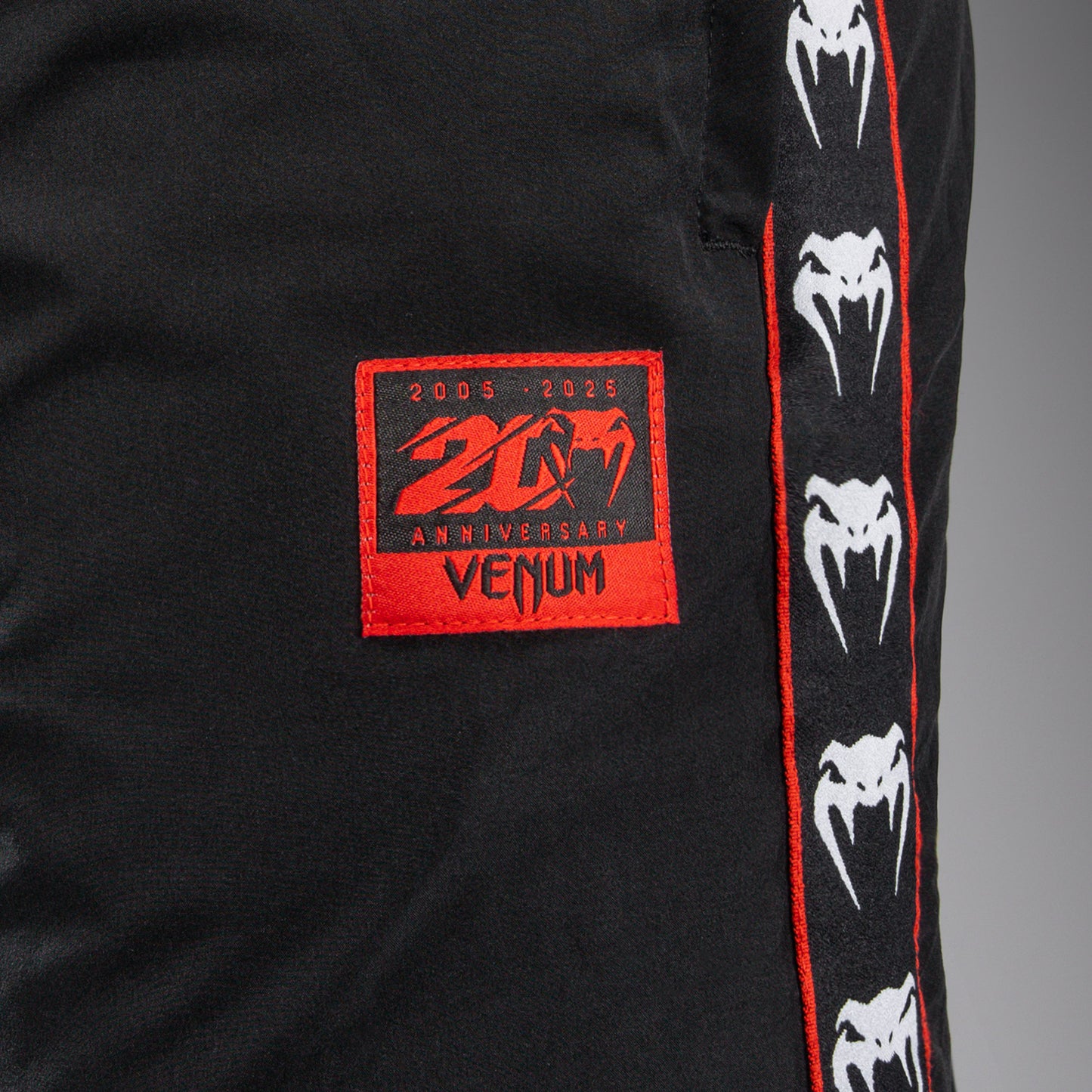 Спортивные штаны Venum 20th Anniversary - Чёрный/Красный