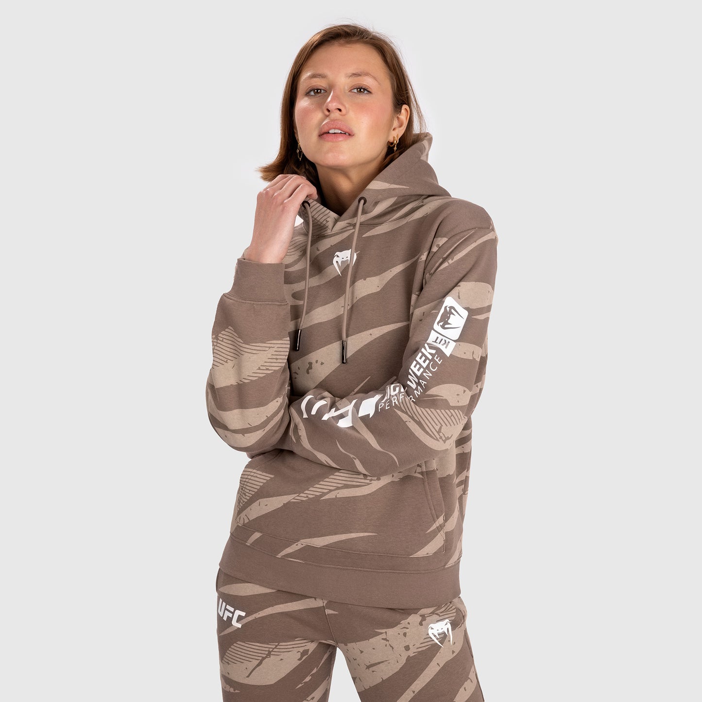 Женская Толстовка С Капюшоном UFC Adrenaline By Venum Fight Week - Desert Camo