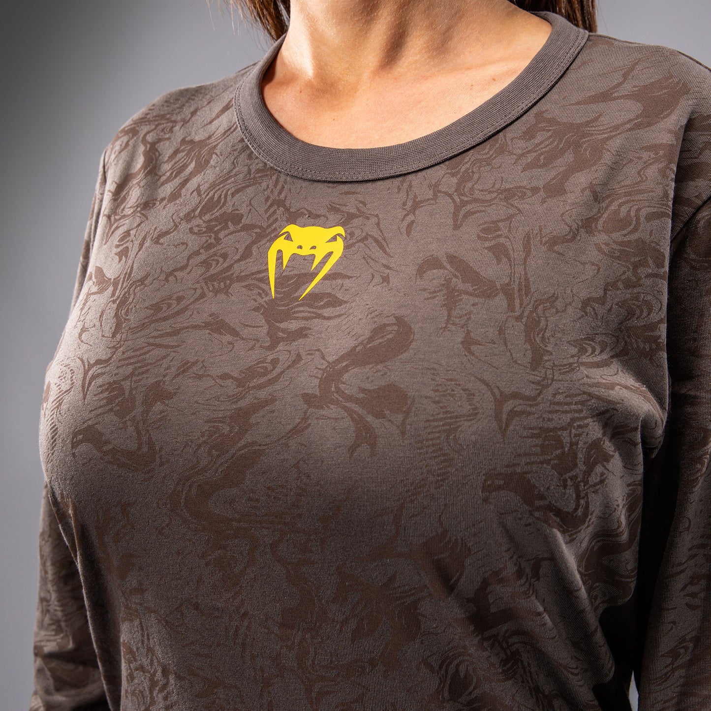 Футболка UFC Fusion by Venum Fight Week с длинным рукавом для женщин - Earthen Brown