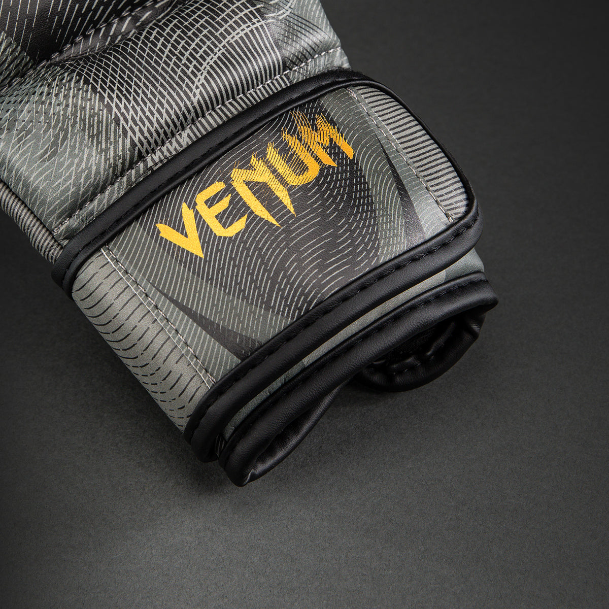 Снарядные перчатки Venum Galactic 3.0 - черный/золотой