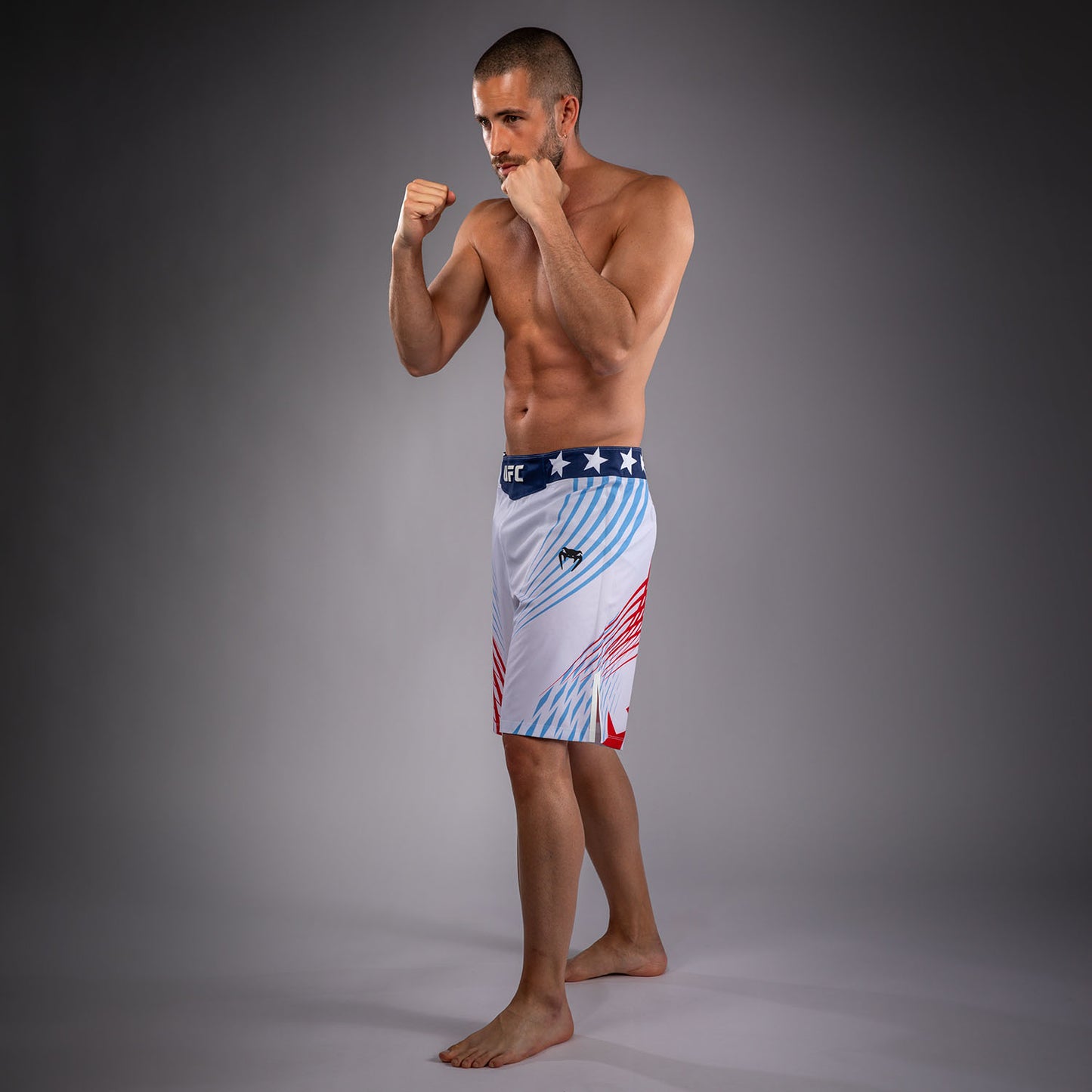 Official UFC Freedom 250 by Venum Authentic Fight Night Бойцовские шорты удлиненного кроя для мужчин - Белый
