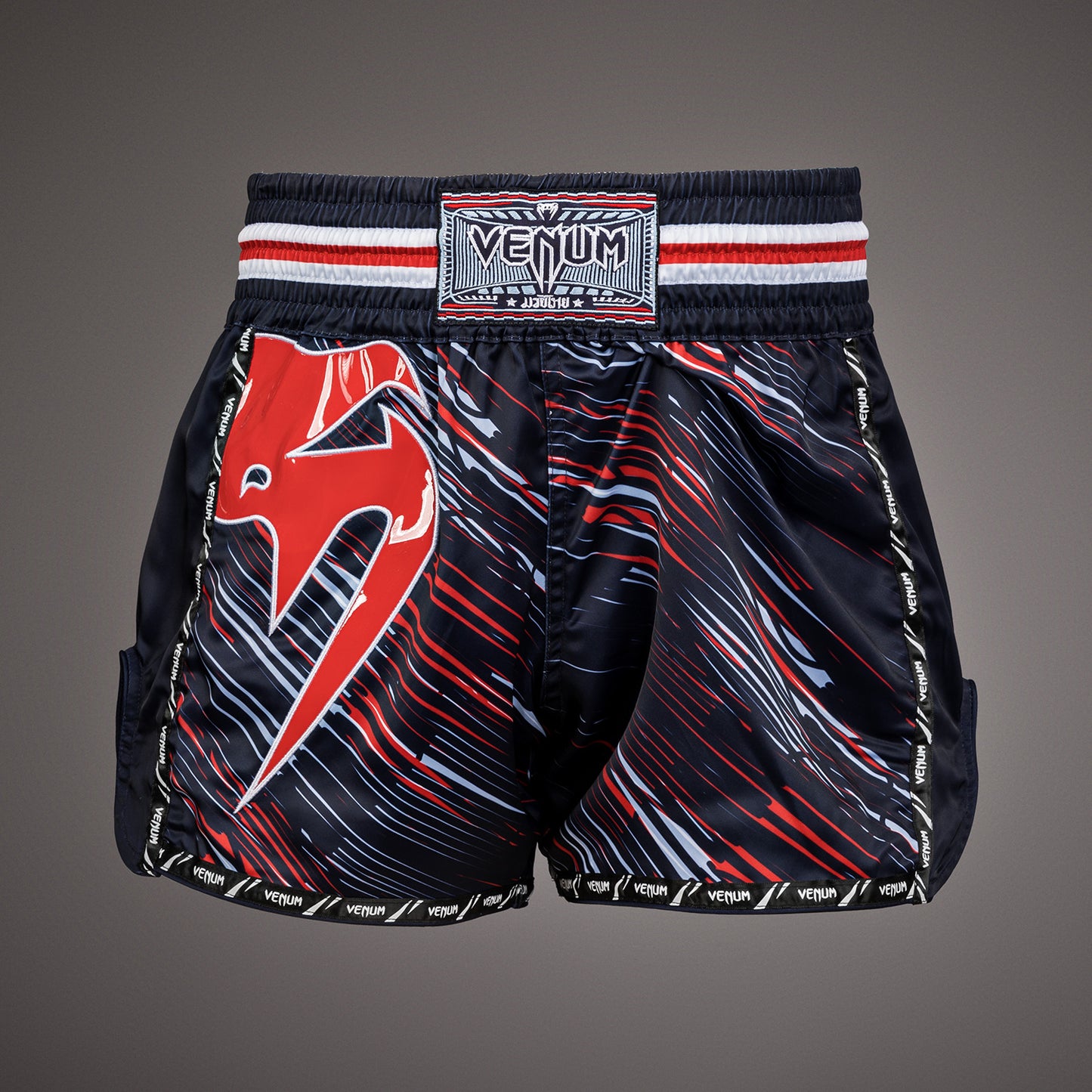Шорты Venum Giant Muay Thai Shorts- красный