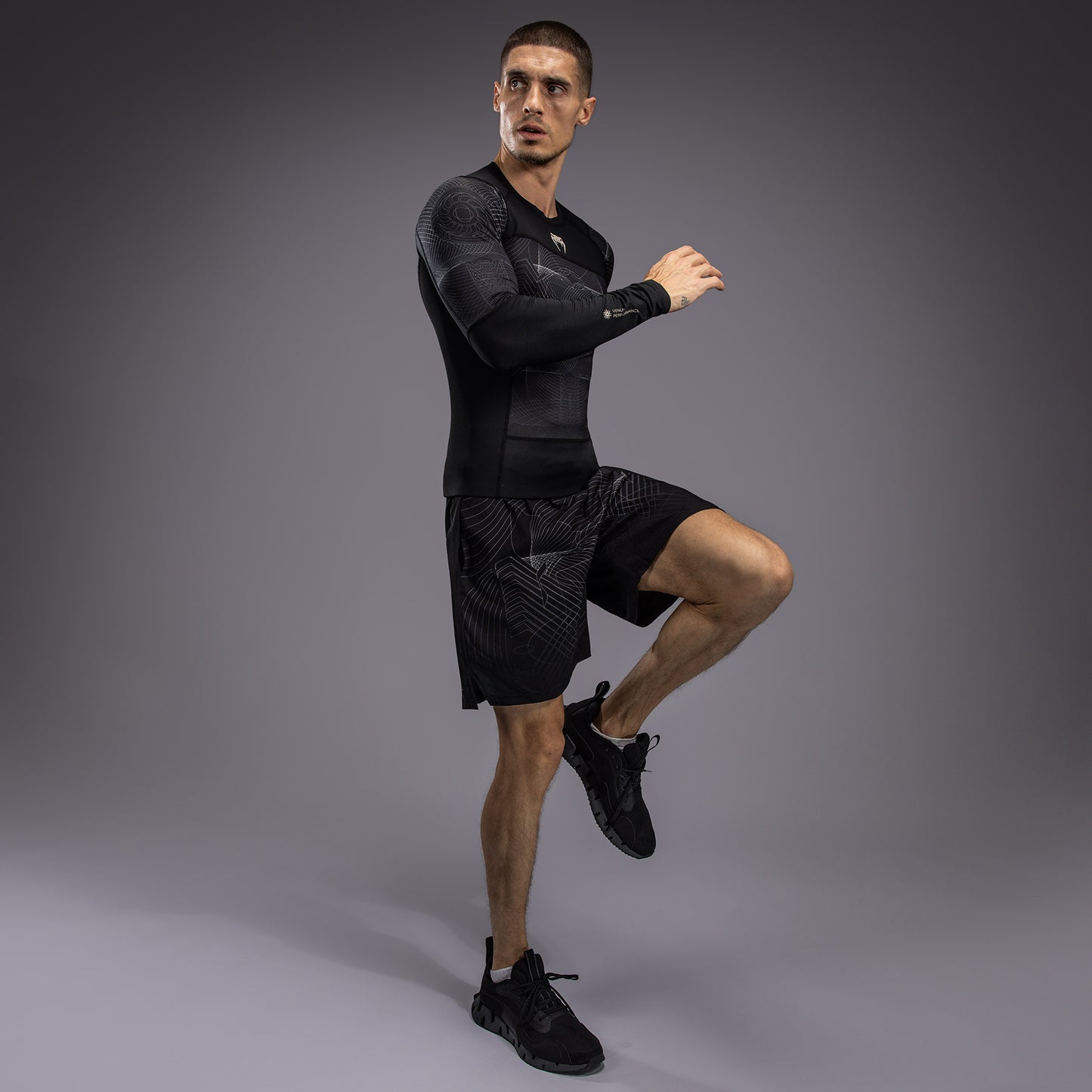 Длинный рукав Rashguard для мужчин Venum G-Fit Air - Глубокий черный / Песок пустыни