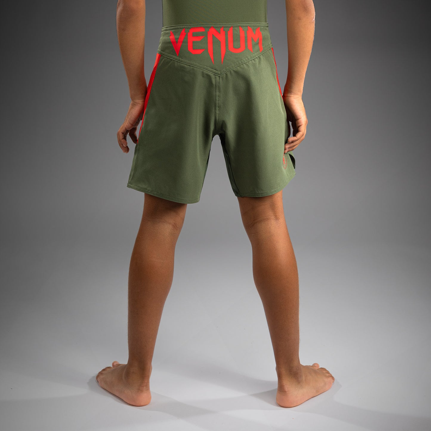 Venum Light Kids Fightshorts - Армейский Зеленый/Оранжевый