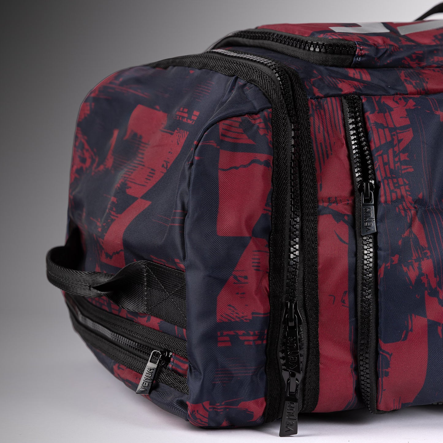 Спортивная сумка UFC Zenith by Venum Authentic Fight Week — бордовая