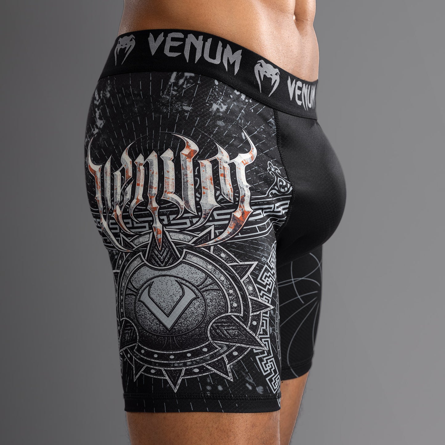 Мужские шорты Venum Vale Tudo Gladiator 5.0 - черный/серебристый