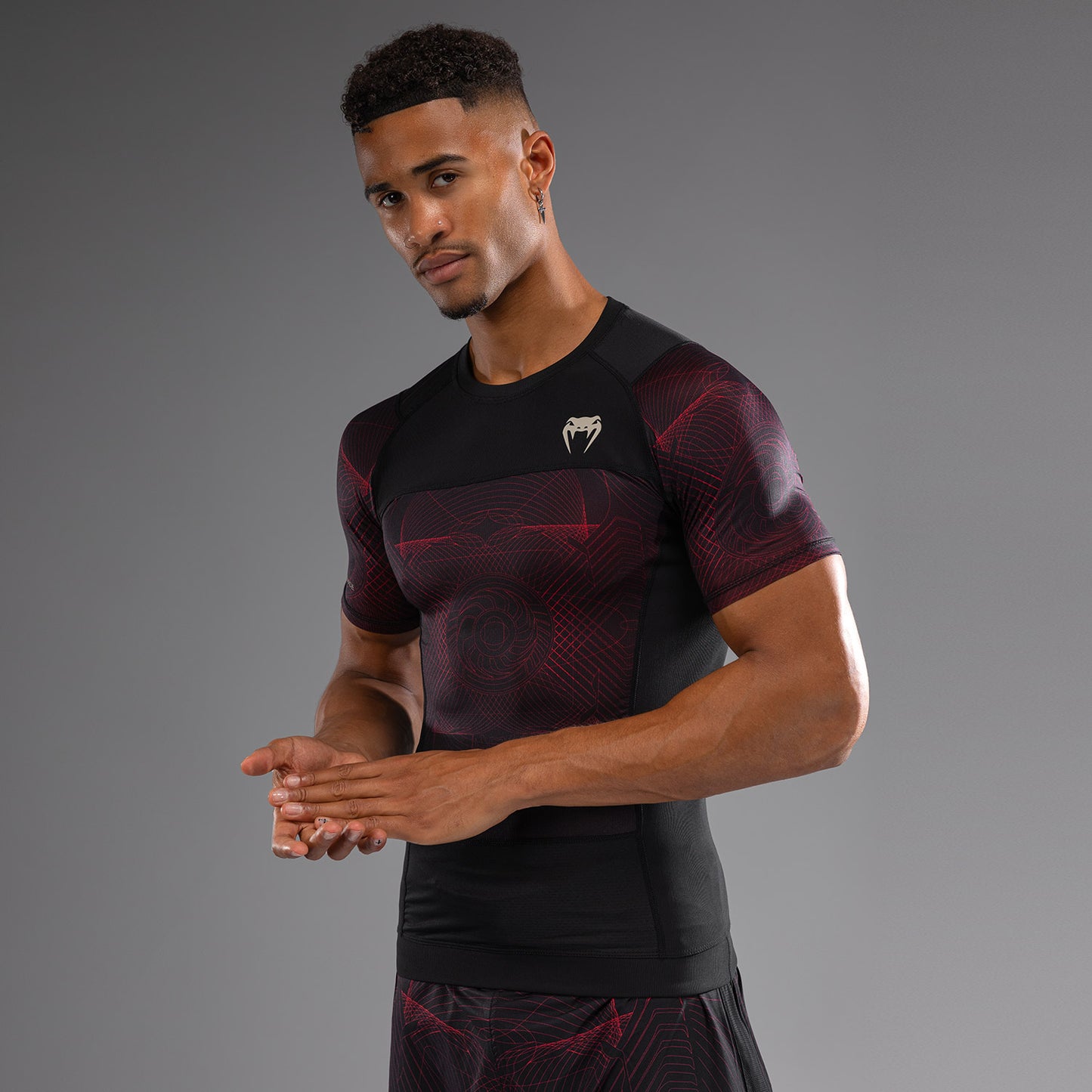 Короткий рукав Rashguard для мужчин Venum G-Fit Air - Глубокий черный / Огненно-красный