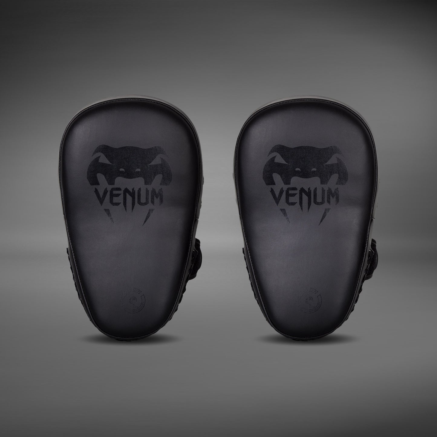 Тренерские лапы Venum Elite Big Focus Mitts  - Черный/Черный