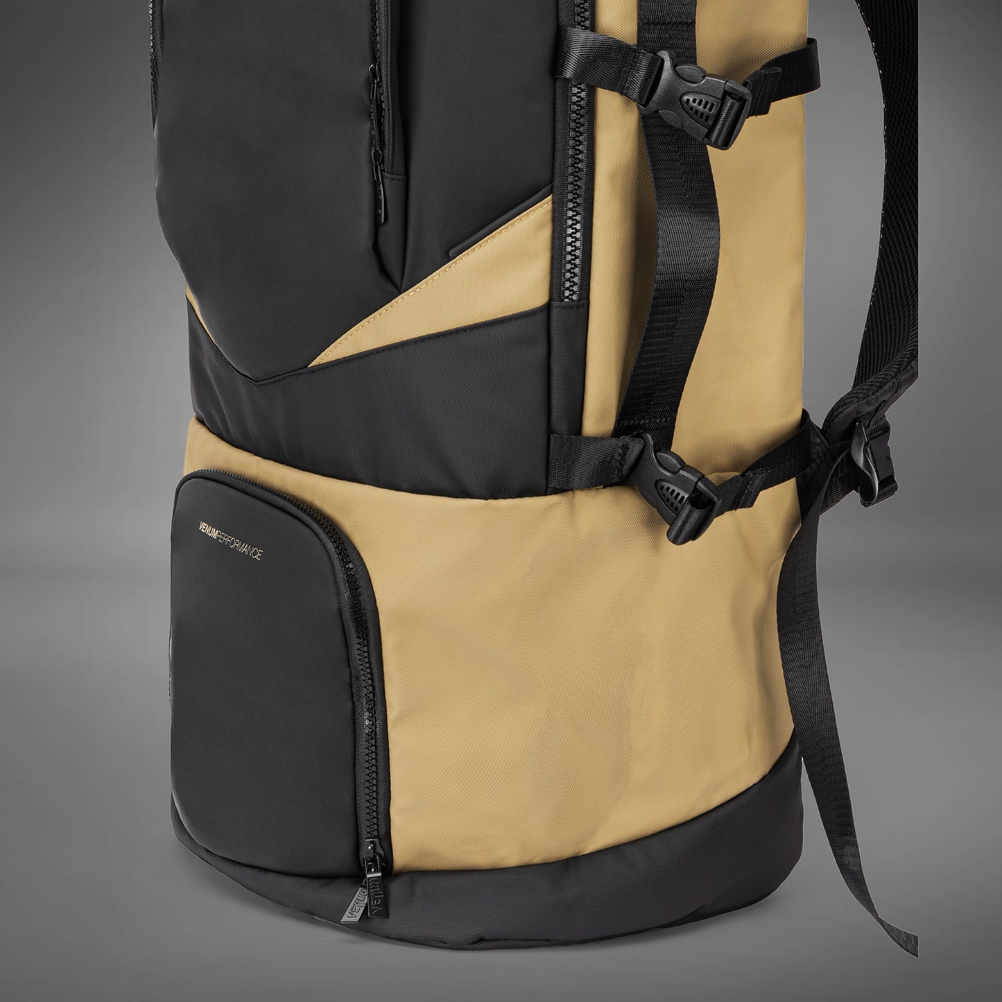 Рюкзак Venum Evo 2 Xtrem (50-63 л) – Чёрный/Песочный