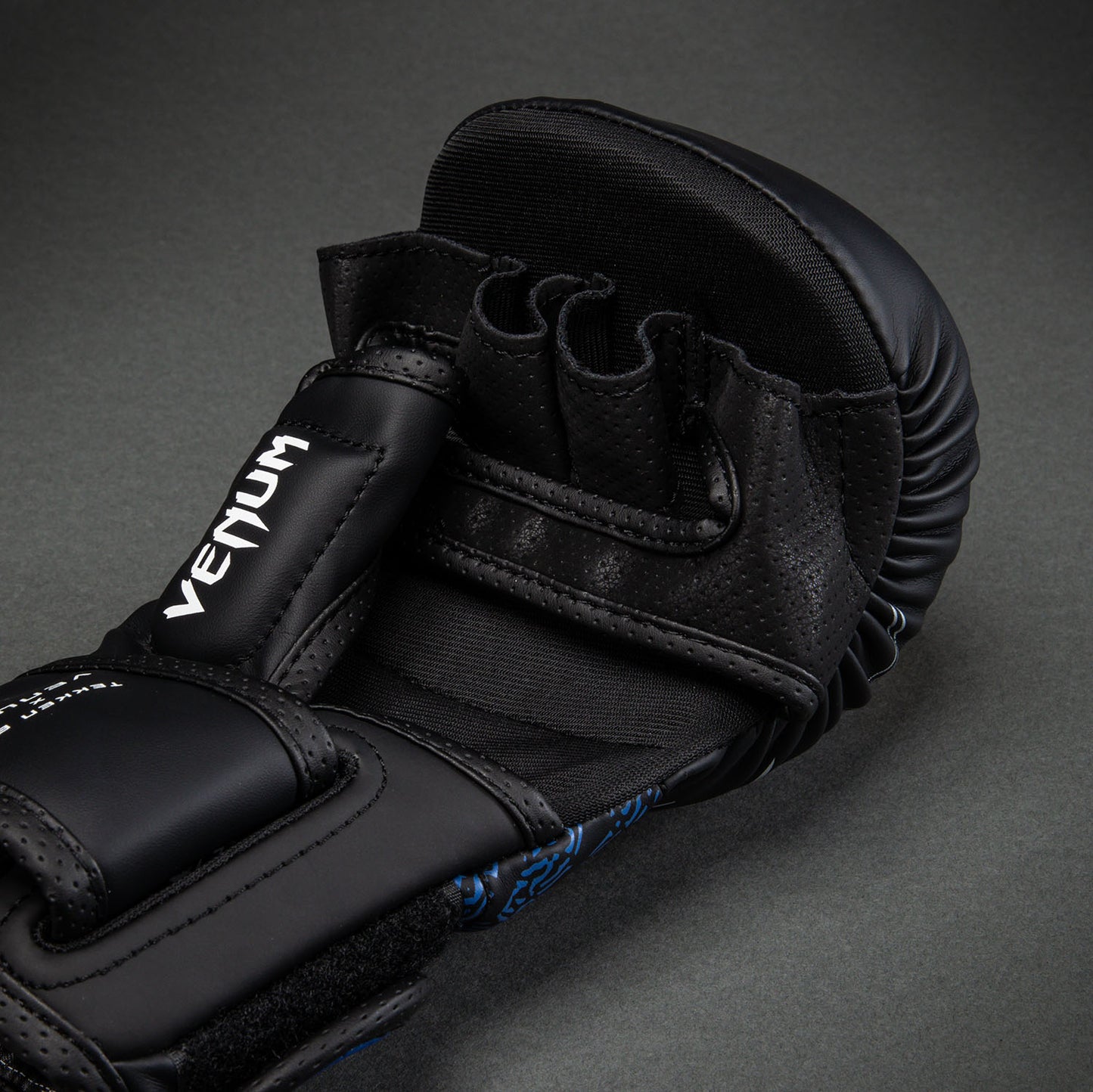 Перчатки для спарринга ММА King Venum x TEKKEN 8 - Чёрный/Жёлтый