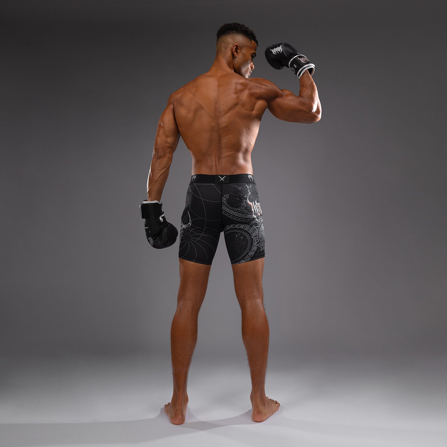 Мужские шорты Venum Vale Tudo Gladiator 5.0 - черный/серебристый