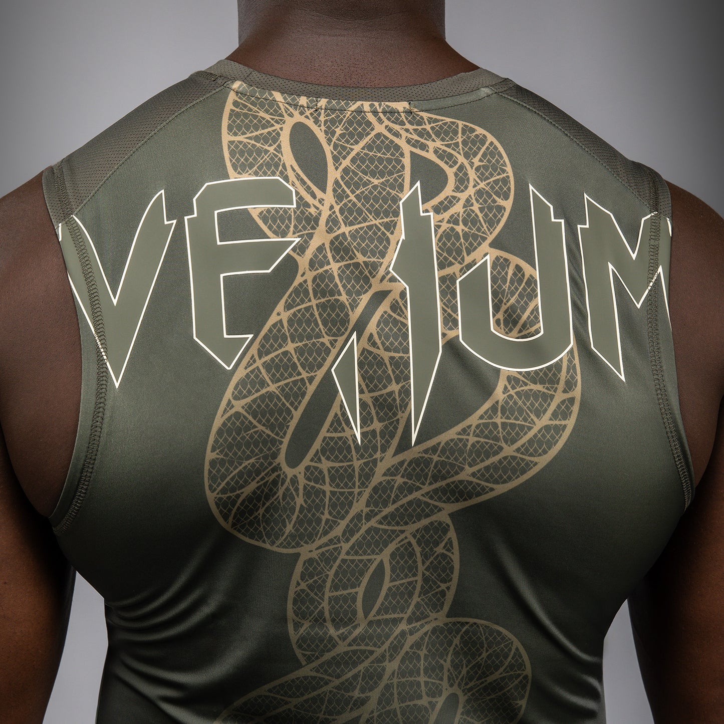 Рашгард без рукавов Venum Serpenti – Хаки/Бронзовый/Слоновая кость