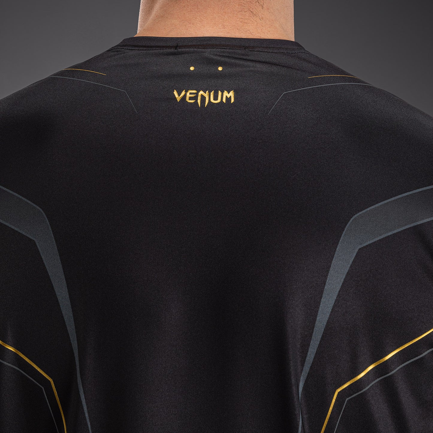 Футболка Dry Tech Venum Streamline – Чёрный/Золотой