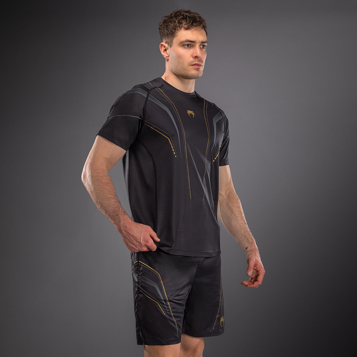 Футболка Dry Tech Venum Streamline – Чёрный/Золотой