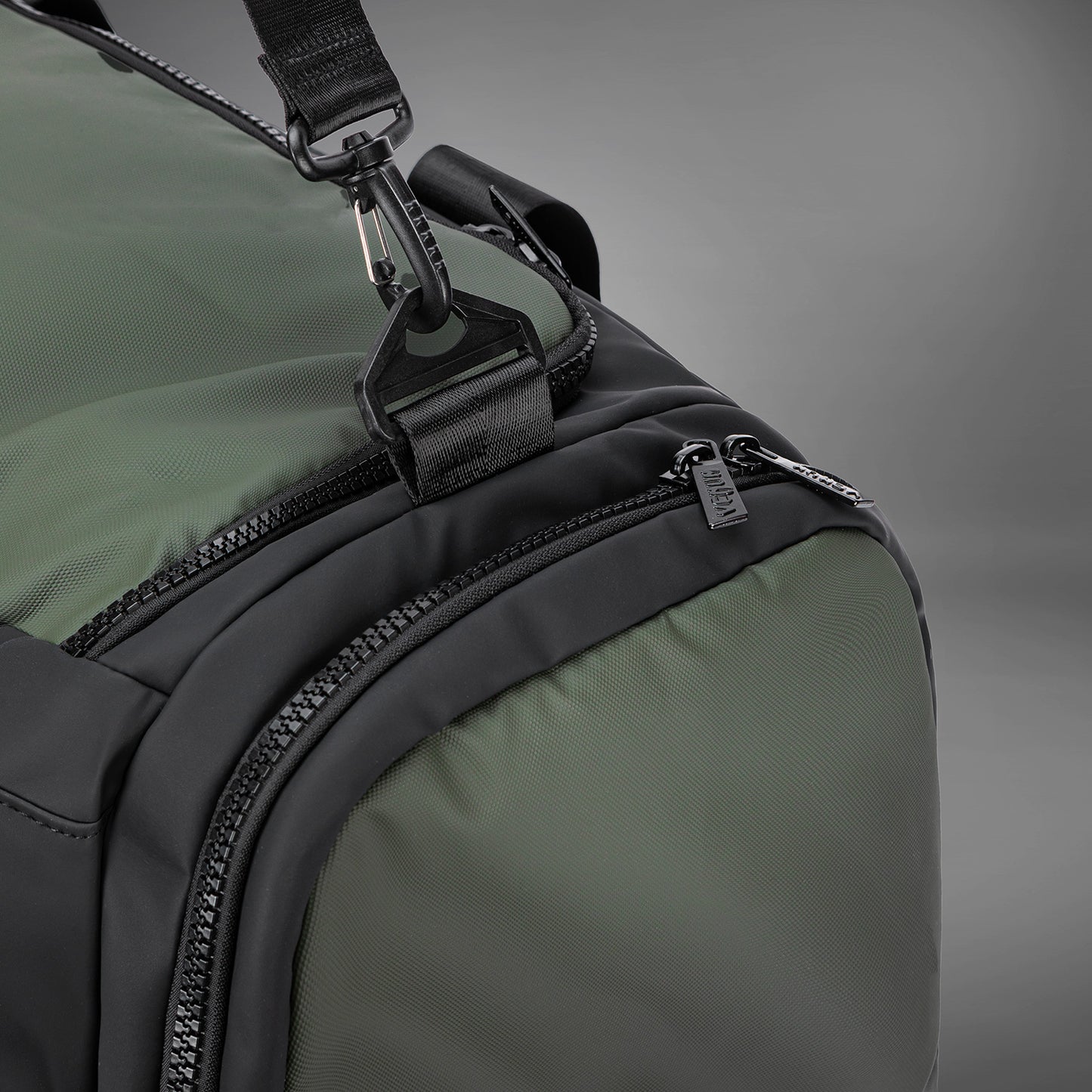 Спортивная сумка Venum Evo 2 Trainer Lite (55-63л) – Чёрный/Хаки